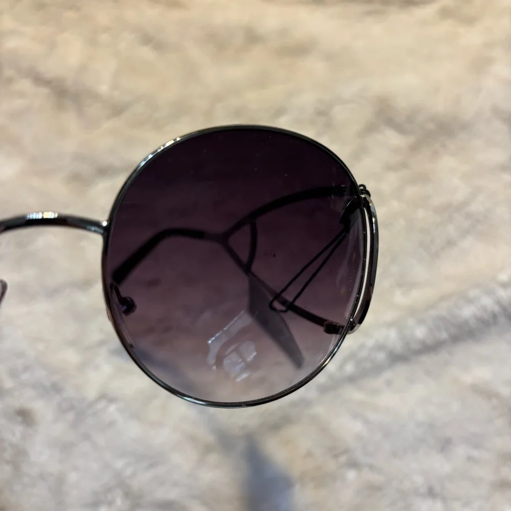 NWT Sunglasses Black Silver Wire Frames UV400 Sun Protection Retro 70s vibe